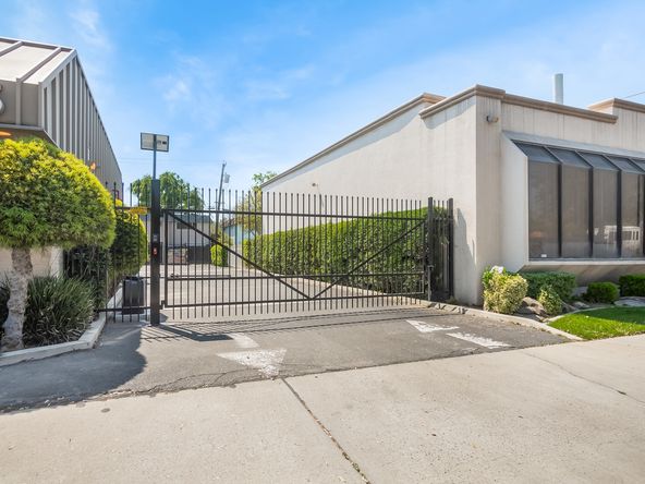 Professional Office Space Located Off Shaw Ave: 1241 E Shaw Ave, Fresno, CA 93710